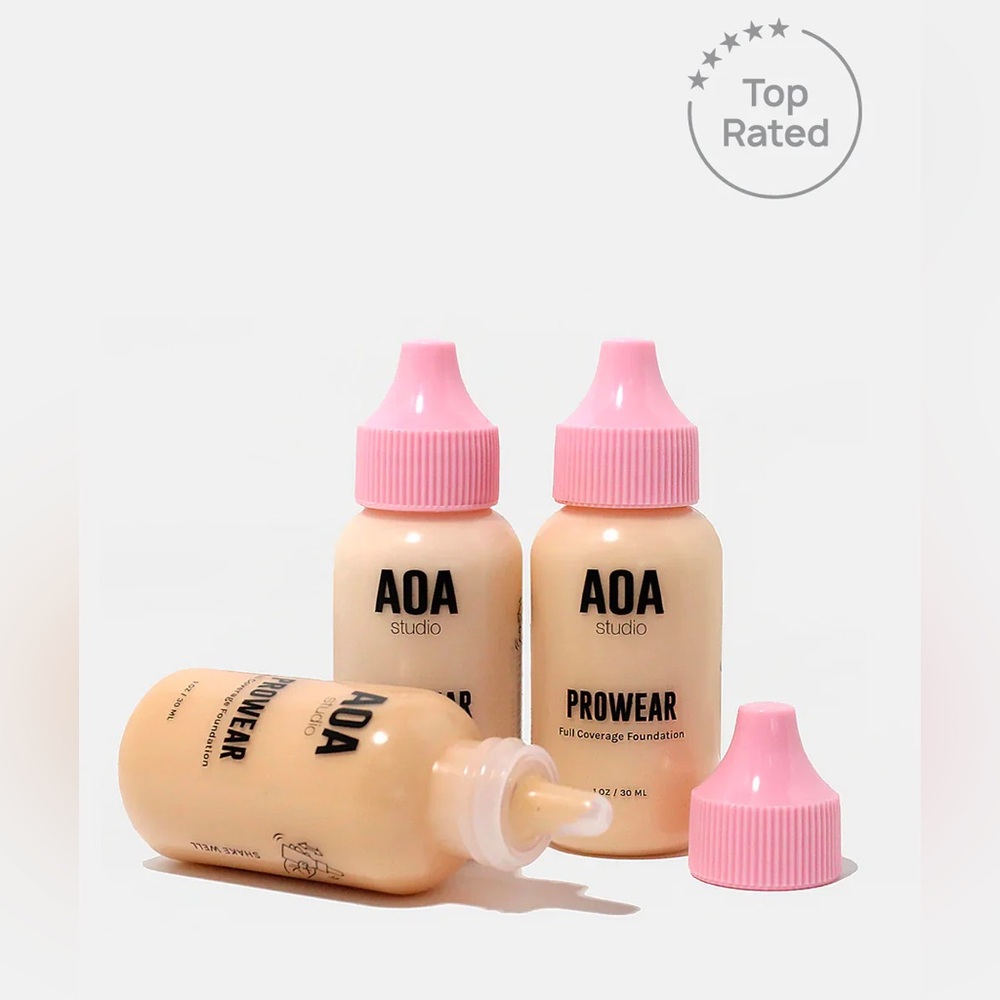 AOA Studio
PAW PAW: PROWEAR FOUNDATION - LIGHT TONES in Porcelain